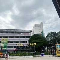 Photo taken at Bansomdejchaopraya Rajabhat University by Chappy J. on 11/20/2022