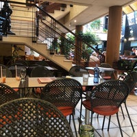 Foto diambil di Los Vikingos Restaurant oleh Manolo pada 6/24/2019