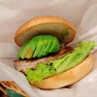 Photo taken at Freshness Burger by すご on 11/20/2019