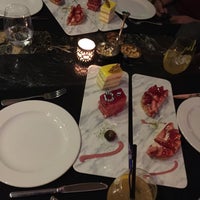 12/16/2015 tarihinde Meric T.ziyaretçi tarafından Caviar Brasserie'de çekilen fotoğraf