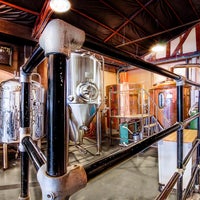 6/30/2014 tarihinde Sutter Buttes Brewingziyaretçi tarafından Sutter Buttes Brewing'de çekilen fotoğraf