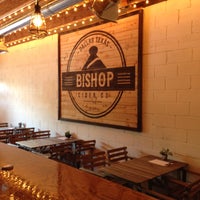 รูปภาพถ่ายที่ Bishop Cider Co. โดย Bishop Cider Co. เมื่อ 7/1/2014