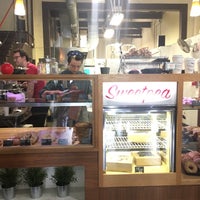 Photo taken at Sweetpea Baking Company by anomalily on 6/2/2019