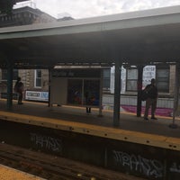 Photo taken at MTA Subway - Myrtle Ave/Broadway (J/M/Z) by anomalily on 5/2/2019