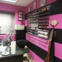 Das Foto wurde bei Addicted to Nails von Addicted to Nails am 7/2/2014 aufgenommen