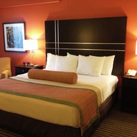 Foto diambil di La Quinta Inn &amp;amp; Suites Tucson - Reid Park oleh La Quinta Inn &amp;amp; Suites Tucson - Reid Park pada 7/2/2014