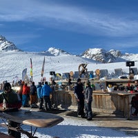 Photo taken at Alpina Hütte by João B. on 1/19/2019