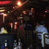 Foto diambil di Tavarua Public Bar oleh Micky A. pada 12/2/2012