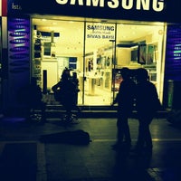 Photo taken at Samsung Digital Plaza by Ömer K. on 7/12/2015
