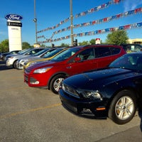 9/9/2015에 Ford Lincoln G.님이 Ford Lincoln Gabriel St-Jacques에서 찍은 사진