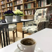 3/20/2017 tarihinde Ece F.ziyaretçi tarafından Arel Kitap &amp;amp; Kafe'de çekilen fotoğraf