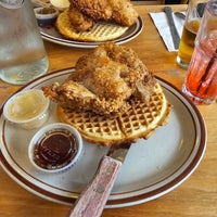 Photo taken at Fat&amp;#39;s Chicken &amp;amp; Waffles by Eliza T. on 9/8/2023