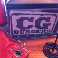 รูปภาพถ่ายที่ CG Burgers โดย 🎀 Jocelyn 🎀 H. เมื่อ 2/14/2013
