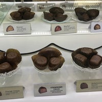 Photo taken at See&amp;#39;s Candies by Rachel L. on 7/8/2019