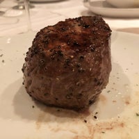 Photo taken at Fleming&amp;#39;s Prime Steakhouse &amp;amp; Wine Bar by HIS on 11/10/2018