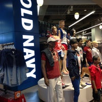 Photo taken at OLD NAVY ダイバーシティ東京プラザ by Teppei M. on 5/19/2013