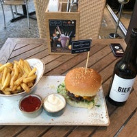 6/19/2017にAli K.がUpper Burger Grillで撮った写真