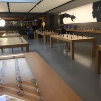 Photo taken at Apple Store by ...Mhmt A. on 5/5/2017
