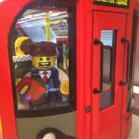 Photo taken at The LEGO Store by François L. on 3/24/2017