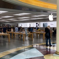 Photo taken at Apple Euroma2 by Marco B. on 10/7/2019