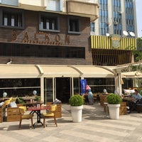 Foto tirada no(a) Balkon Cafe &amp;amp; Restaurant por Ali İ. em 4/23/2017