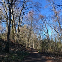 Photo taken at Discovery Park Loop Trail by Ahmet 🧿 on 3/9/2019