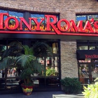 Photo taken at Tony Roma&amp;#39;s by Alberto A. on 3/23/2019