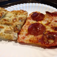 Foto diambil di Nirchi&amp;#39;s Pizza oleh Brian C. pada 11/11/2013