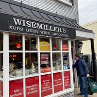 Photo taken at Wisemiller&amp;#39;s Grocery &amp;amp; Deli by Brian C. on 12/18/2021