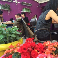Foto tomada en Teyyare Cafe  por Nur K. el 6/17/2015