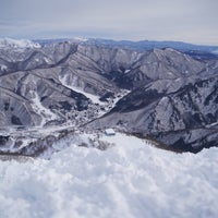 Photo taken at 苗場スキー場筍山山頂 by heco h. on 1/12/2019