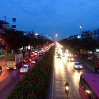 Photo taken at Phet Kasem-Phutthamonthon Sai 2 Intersection by Duean 😊😊 on 12/8/2016