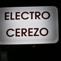 Foto tomada en Electro-Cerezo  por Electro-Cerezo el 7/8/2014