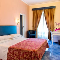 Das Foto wurde bei Hotel Girasole Sorrento von Hotel Girasole Sorrento am 7/8/2014 aufgenommen