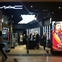 Photo taken at MAC Cosmetics by Paulinа💖 on 8/28/2012