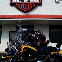 Foto scattata a Mobile Bay Harley-Davidson da 92ZEW K. il 8/17/2012