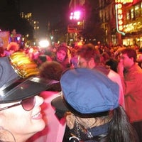 Das Foto wurde bei Dance Parade NYC von VideoDanceTV am 2/16/2012 aufgenommen