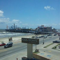 Foto tomada en Galveston Island Historic Pleasure Pier  por Mark L. el 5/23/2012