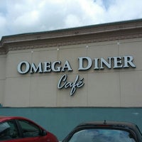 Снимок сделан в Omega Diner пользователем Jorge C. 6/17/2012