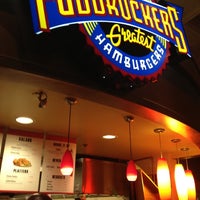 Photo taken at Fuddruckers by Lon M. on 5/26/2012