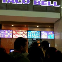 Photo taken at Taco Bell by Marcelo R. on 8/6/2012