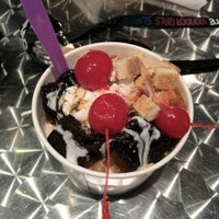 Photo taken at Blu Berry Frozen Yogurt by Krystal F. on 8/8/2012