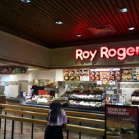 Foto tirada no(a) Roy Rogers por Russell S. em 6/22/2012