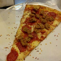 Снимок сделан в Russo&amp;#39;s New York Pizzeria пользователем Michael Peter 7/6/2012