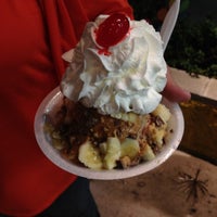 Foto tirada no(a) DeNucci&#39;s Soft Serve por Tim B. em 6/2/2012