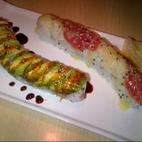 Foto scattata a Kampai Sushi Bar da Kate T. il 8/5/2012