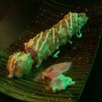 Foto tirada no(a) Yorokobi Sushi por Jnine em 9/1/2012