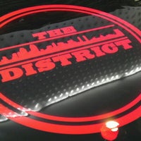 รูปภาพถ่ายที่ The District โดย Ariel L. เมื่อ 6/19/2012