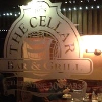 รูปภาพถ่ายที่ The Cellar Bar &amp;amp; Grill โดย Gerald M. เมื่อ 5/11/2012
