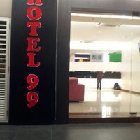 Photo prise au Hotel 99 (Bandar Puteri Puchong) par Nic W. le8/2/2012